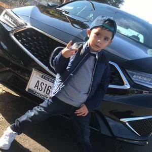 Meet your Posher, Emanuel